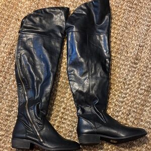 Sleek Black Over-the-Knee Women's Boots